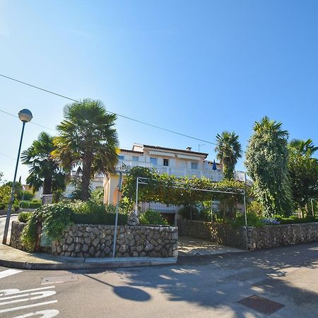 Apartment Toni Малинска Екстериор снимка