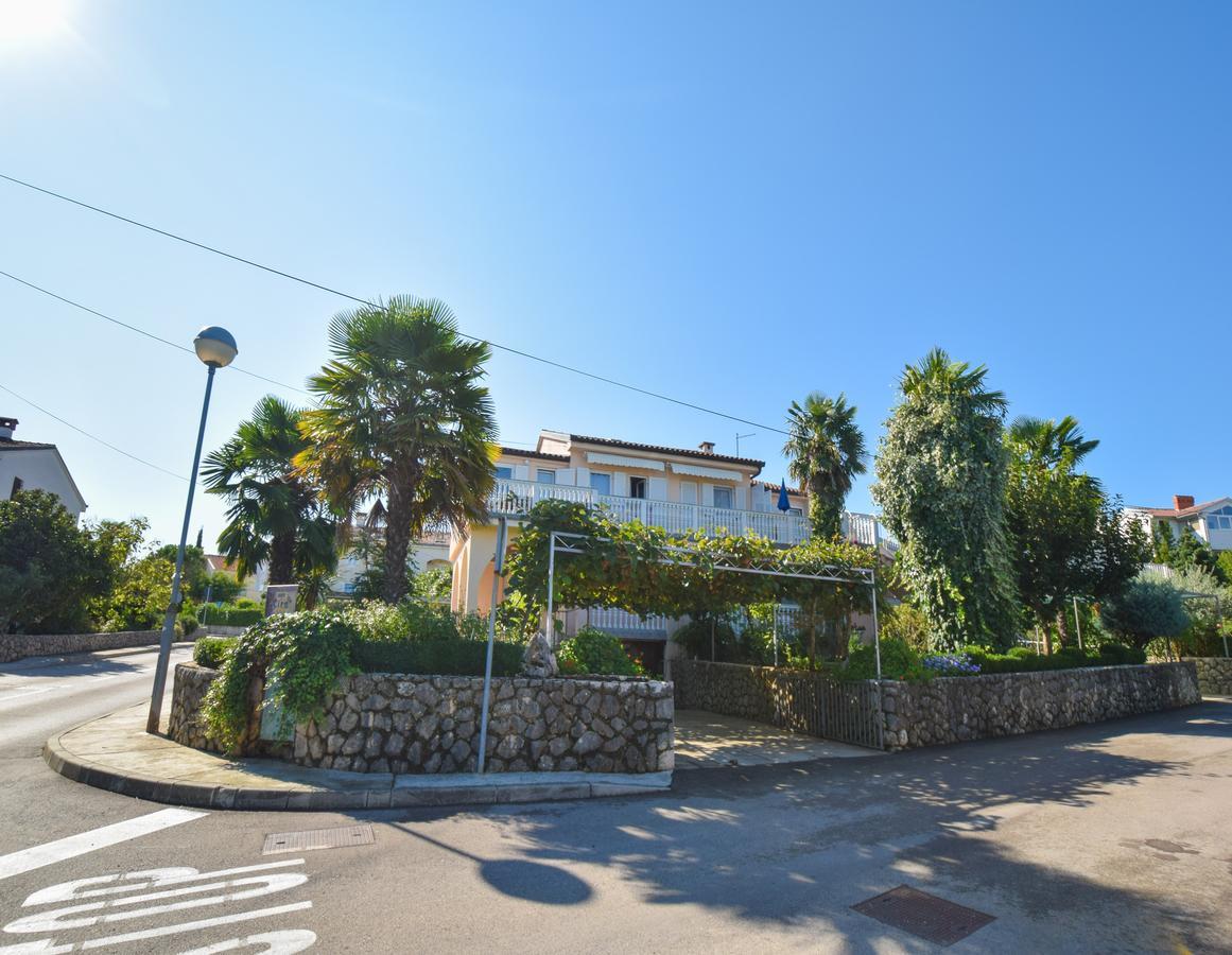 Apartment Toni Малинска Екстериор снимка